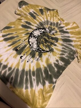 No Boundaries Yellow & Green Tie-Dye Moon Graphic Tee